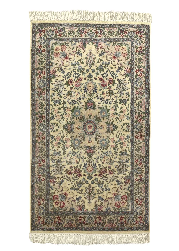 Oriental Rug Pakistani Handmade Area Traditional 3'0"x5'4" (3x5) Whites/Beige Floral Design #31971