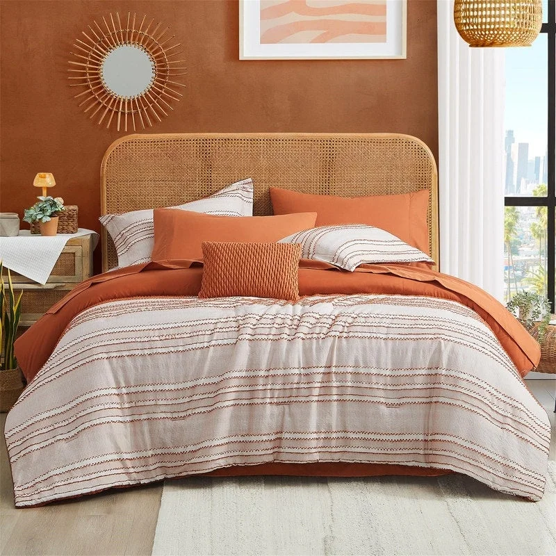 8 Pieces Bed in a Bag Boho Cationic Striped Tufted Bedding Sets