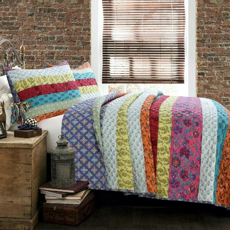 Cozy Line Kozlowski 3-Piece Rainbow Stripe Reversible Cotton Quilt Bedding Set