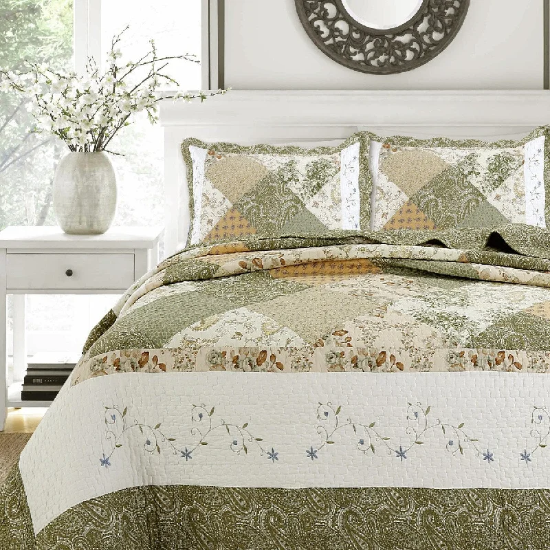 The Gray Barn Crosskeys Patchwork 3-piece Quilt Bedding Set