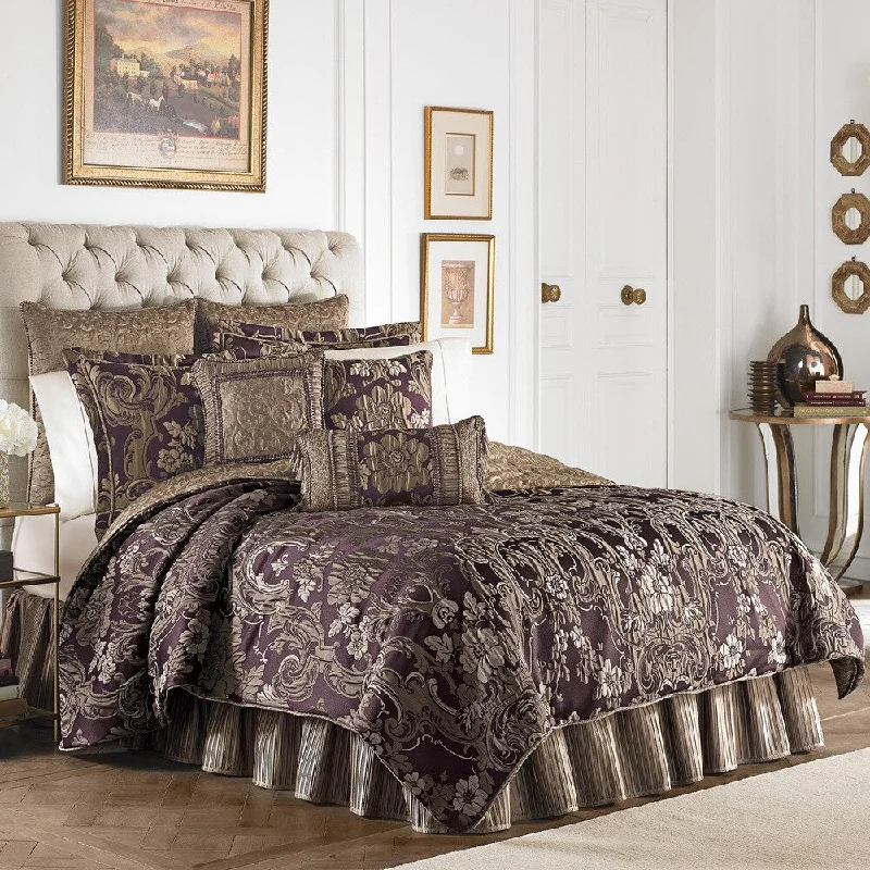 Croscill Everly Plum and Gold 4-piece Comforter Set