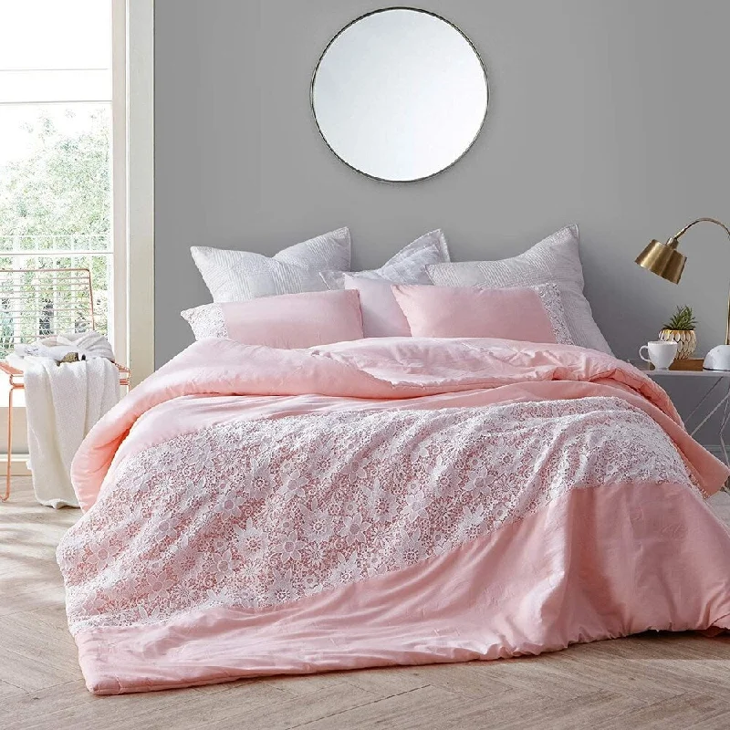 White Lace Comforter - Rose Quartz